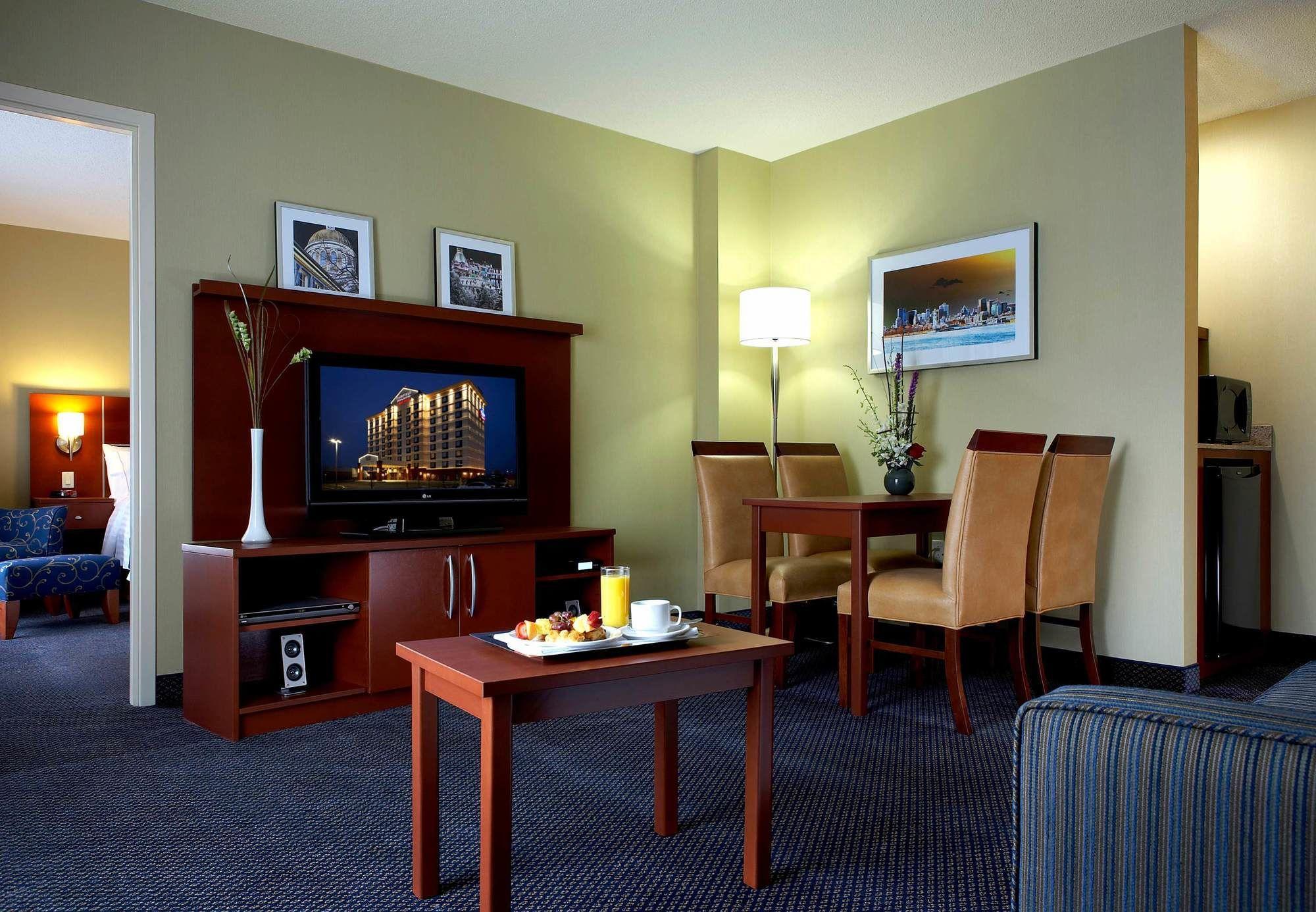Fairfield Inn & Suites By Marriott Montreal Airport Dorval Eksteriør bilde